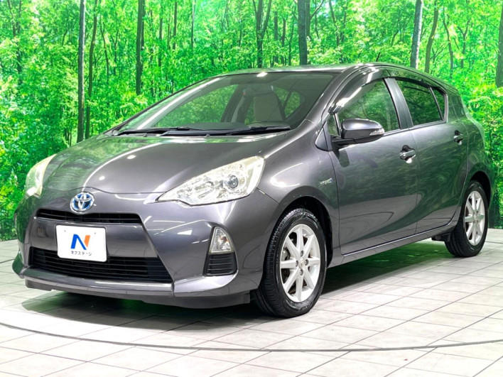 2013 Toyota Aqua DAA-NHP10 (UW-69ef58ca4cfff)[4]