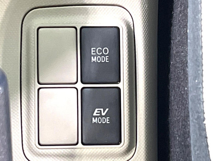 2013 Toyota Aqua DAA-NHP10 (UW-69ef58ca4cfff)[21]