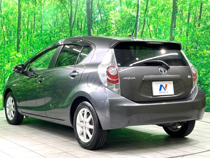 2013 Toyota Aqua DAA-NHP10 (UW-69ef58ca4cfff)[7]