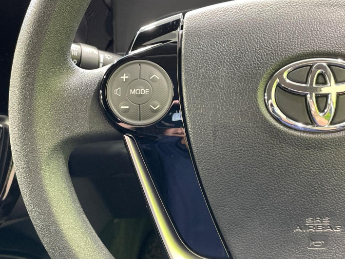 2018 Toyota Aqua DAA-NHP10 (UW-69ef58ca5b47b)[19]