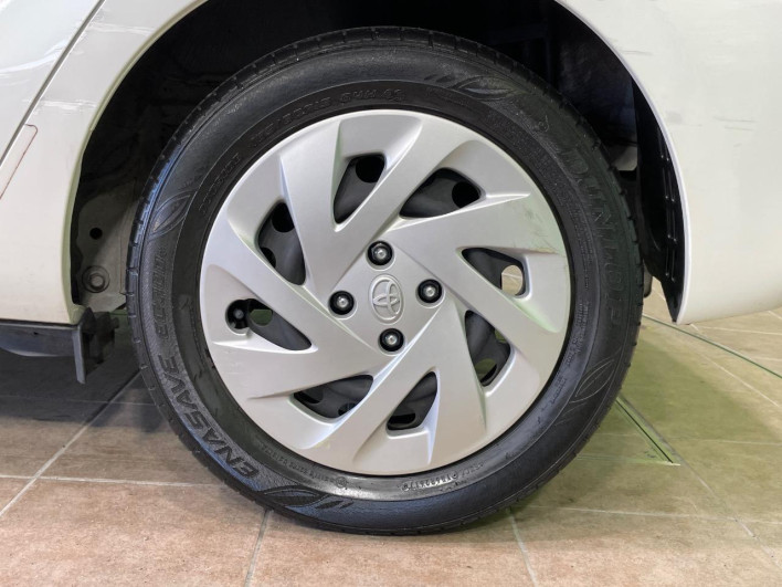 2018 Toyota Aqua DAA-NHP10 (UW-69ef58ca5b47b)[11]