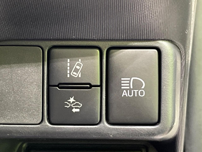 2018 Toyota Aqua DAA-NHP10 (UW-69ef58ca5b47b)[15]