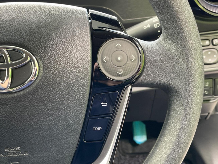 2018 Toyota Aqua DAA-NHP10 (UW-69ef58ca5b47b)[18]