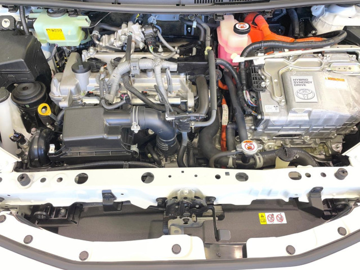 2018 Toyota Aqua DAA-NHP10 (UW-69ef58ca5b47b)[6]