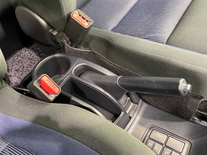 2018 Toyota Aqua DAA-NHP10 (UW-69ef58ca5b47b)[22]