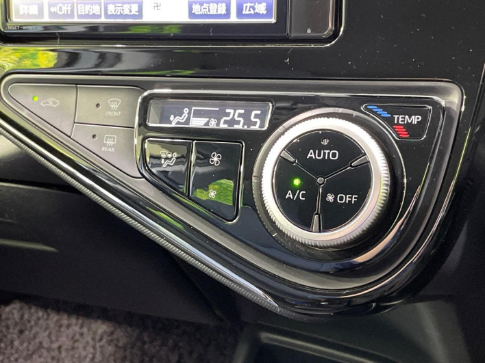 2018 Toyota Aqua DAA-NHP10 (UW-69ef58ca5b47b)[27]