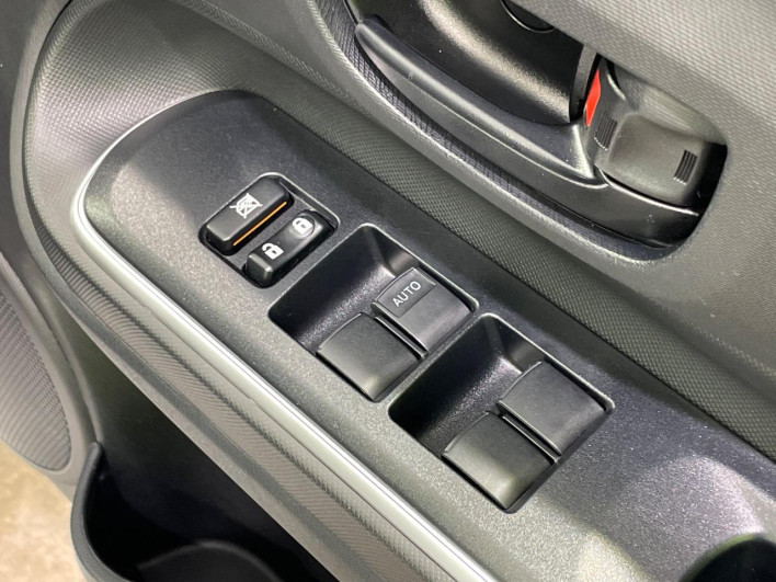 2018 Toyota Aqua DAA-NHP10 (UW-69ef58ca5b47b)[13]