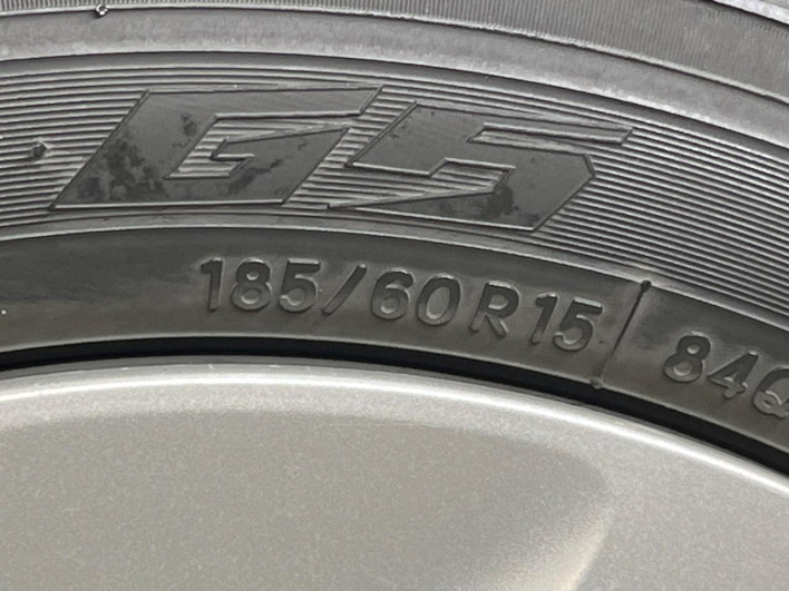 2018 Toyota Aqua DAA-NHP10 (UW-69ef58cb29483)[19]