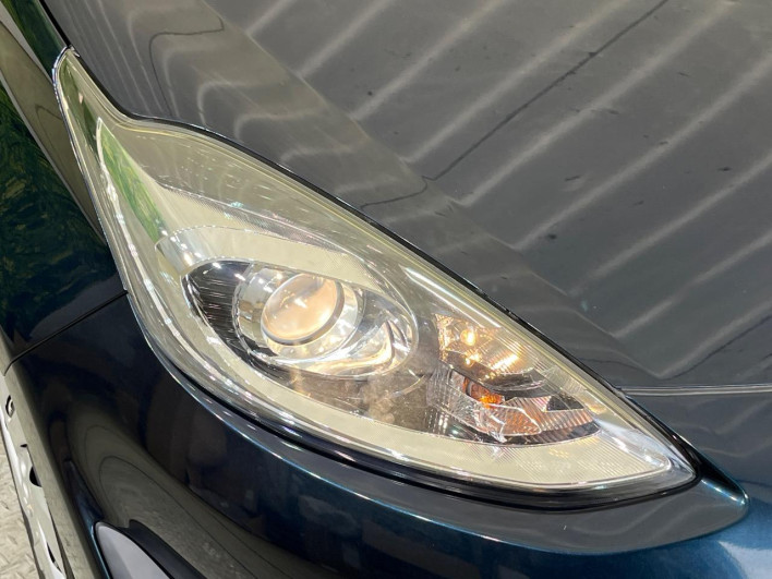 2018 Toyota Aqua DAA-NHP10 (UW-69ef58cb29483)[17]