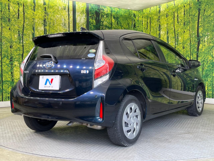 2018 Toyota Aqua DAA-NHP10 (UW-69ef58cb29483)[10]