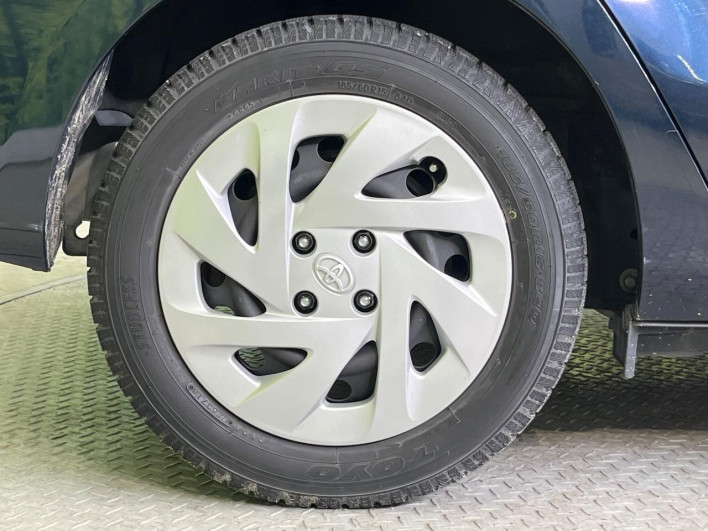 2018 Toyota Aqua DAA-NHP10 (UW-69ef58cb29483)[25]