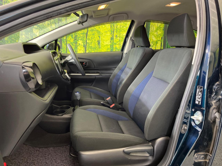 2018 Toyota Aqua DAA-NHP10 (UW-69ef58cb29483)[28]