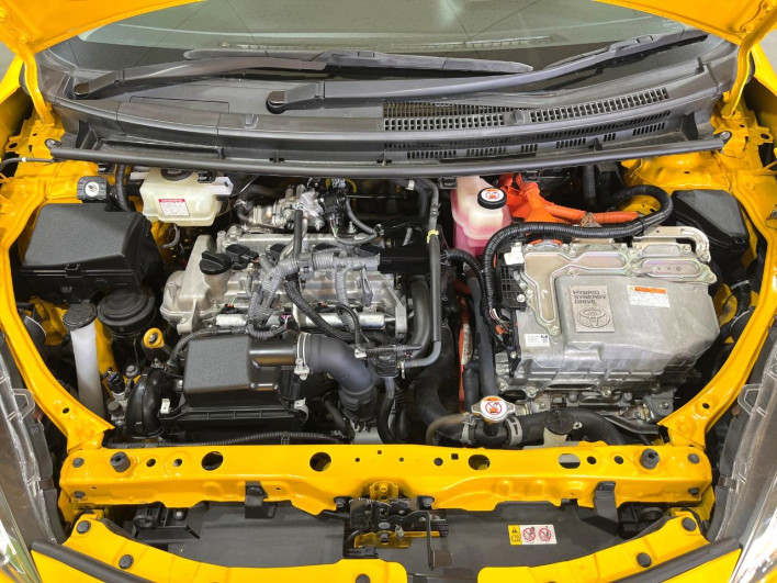 2019 Toyota Aqua DAA-NHP10H (UW-69ef58cbe2b0c)[4]