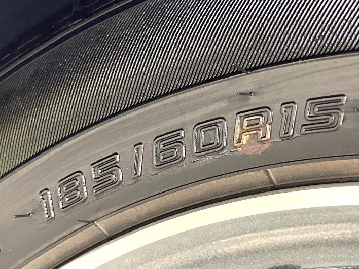 2019 Toyota Aqua DAA-NHP10H (UW-69ef58cbe2b0c)[20]