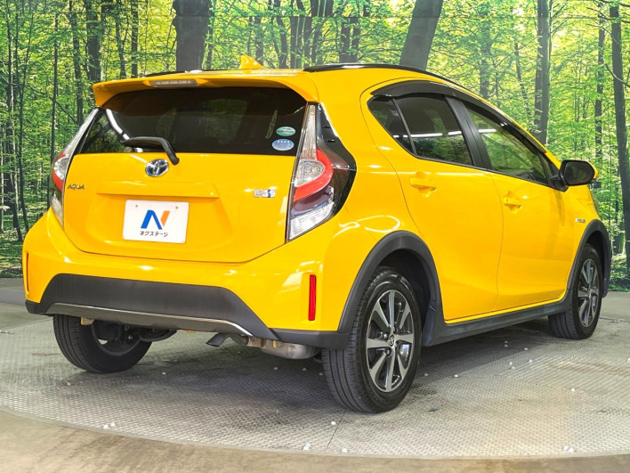 2019 Toyota Aqua DAA-NHP10H (UW-69ef58cbe2b0c)[9]