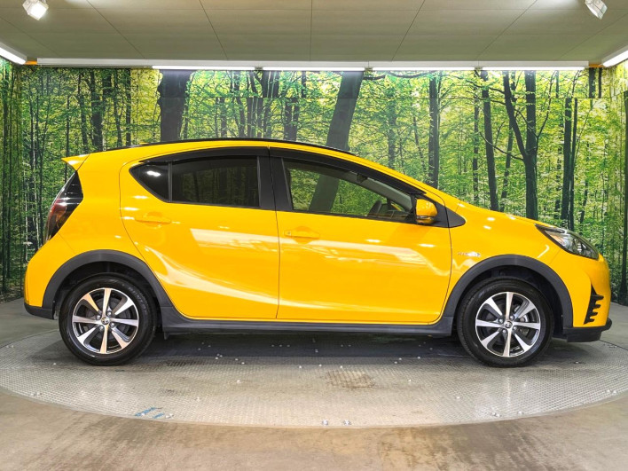 2019 Toyota Aqua DAA-NHP10H (UW-69ef58cbe2b0c)[8]