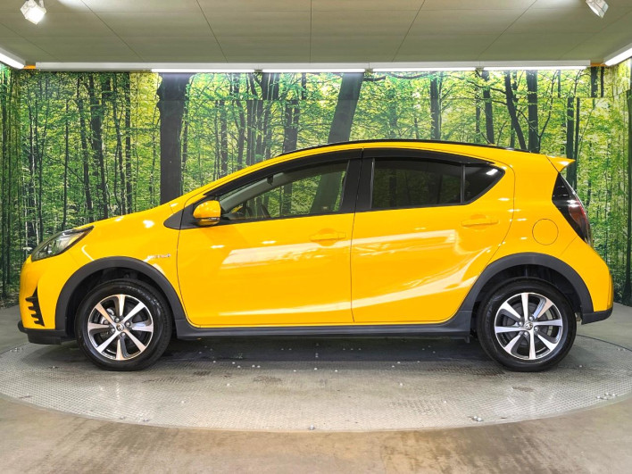 2019 Toyota Aqua DAA-NHP10H (UW-69ef58cbe2b0c)[12]