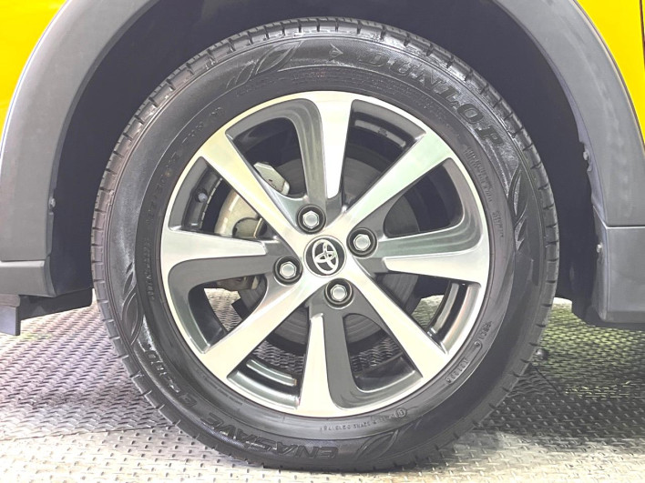 2019 Toyota Aqua DAA-NHP10H (UW-69ef58cbe2b0c)[22]