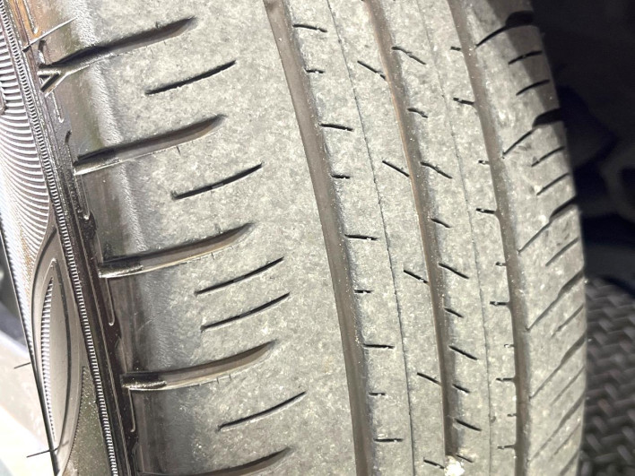 2019 Toyota Aqua DAA-NHP10H (UW-69ef58cbe2b0c)[18]