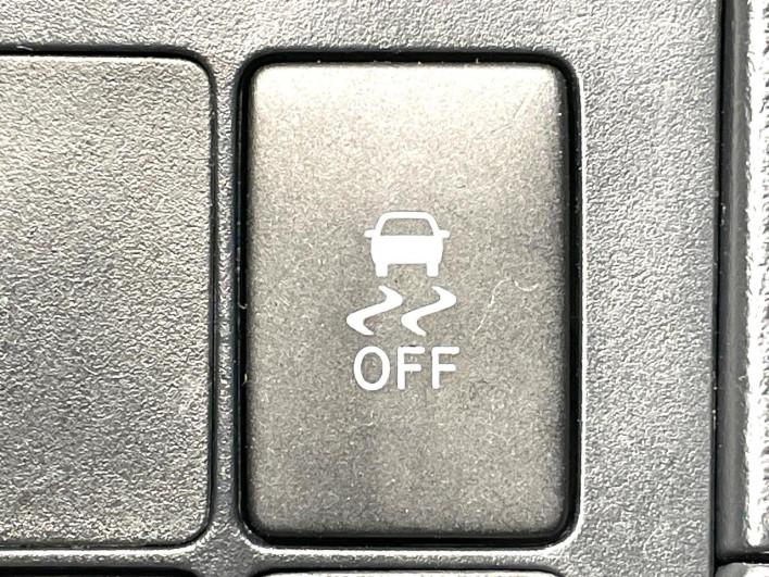 2016 Toyota Vitz DBA-NSP130 (UW-69ef58ce09bce)[17]