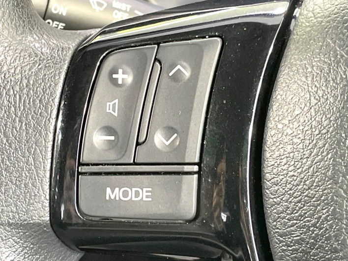 2016 Toyota Vitz DBA-NSP130 (UW-69ef58ce09bce)[20]