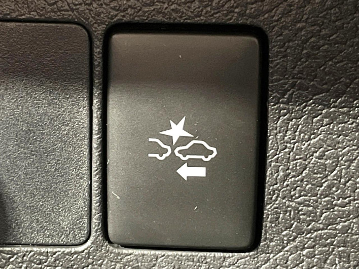 2016 Toyota Vitz DBA-NSP130 (UW-69ef58ce09bce)[14]