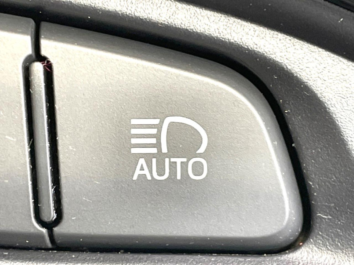 2016 Toyota Vitz DBA-NSP130 (UW-69ef58ce09bce)[26]