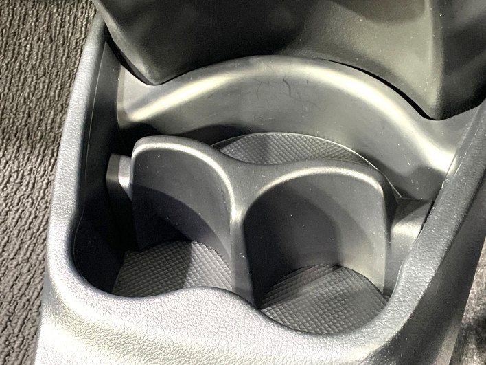 2016 Toyota Vitz DBA-NSP130 (UW-69ef58ce09bce)[15]