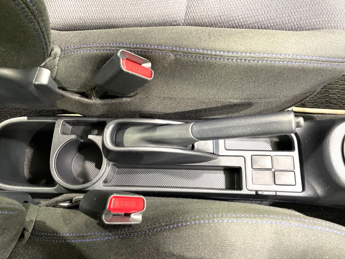 2016 Toyota Vitz DBA-NSP130 (UW-69ef58ce09bce)[19]