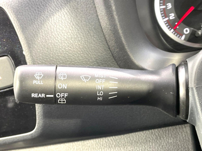 2016 Toyota Vitz DBA-NSP130 (UW-69ef58ce09bce)[22]