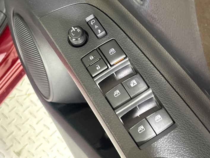 2021 Toyota Sienta 5BA-NSP170G (UW-69ef58cf2e0e9)[25]