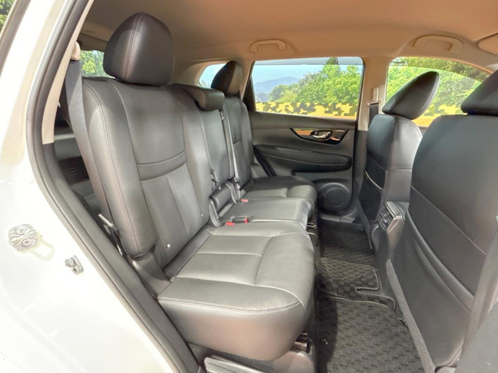 2018 Nissan X-Trail DBA-NT32 (UW-69ef58d26a658)[26]