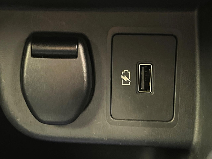 2022 Nissan Kicks 6AA-P15 (UW-69ef58d2d3b9a)[17]