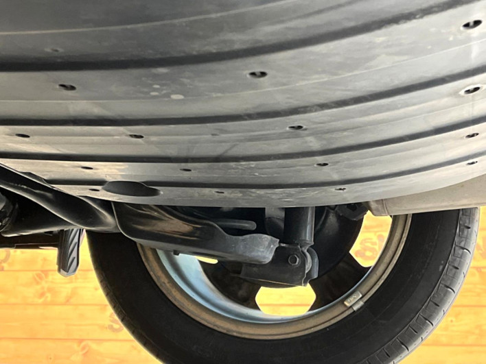 2014 Honda VEZEL DAA-RU3 (UW-69ef58d81eec8)[25]