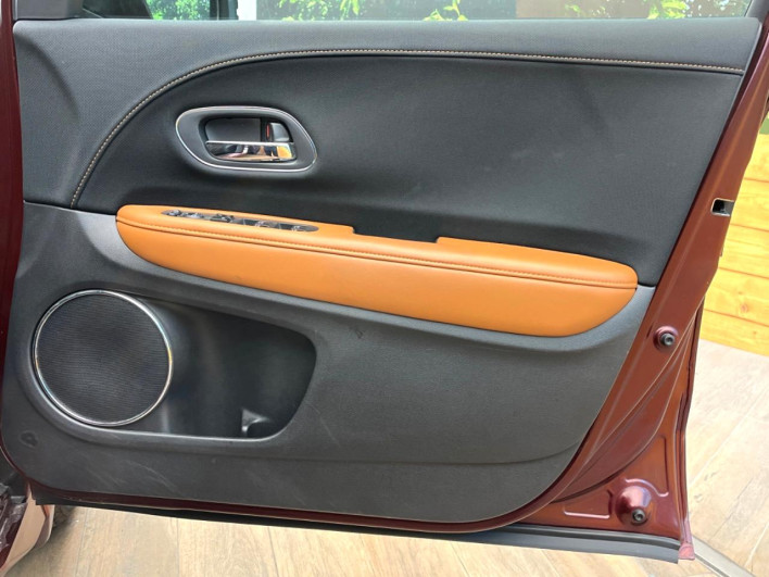 2014 Honda VEZEL DAA-RU3 (UW-69ef58d81eec8)[18]