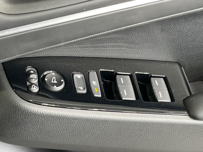 2021 Honda VEZEL 6AA-RV5 (UW-69ef58dae27b3)[5]