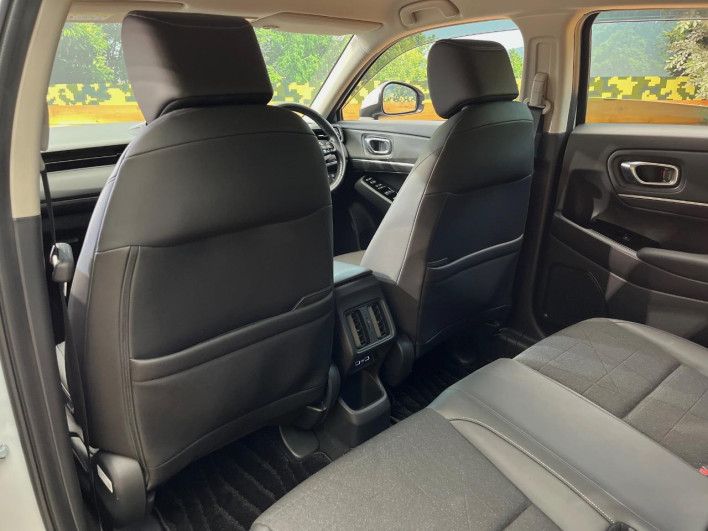 2021 Honda VEZEL 6AA-RV6 (UW-69ef58dd0cc88)[16]