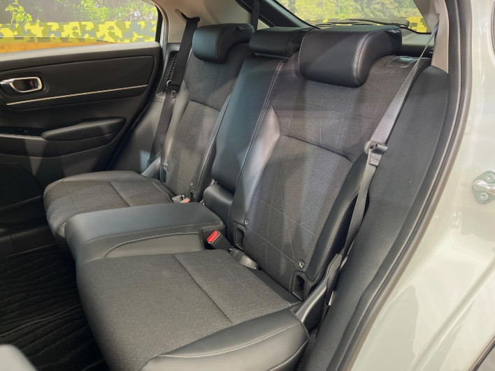 2021 Honda VEZEL 6AA-RV6 (UW-69ef58dd0cc88)[17]