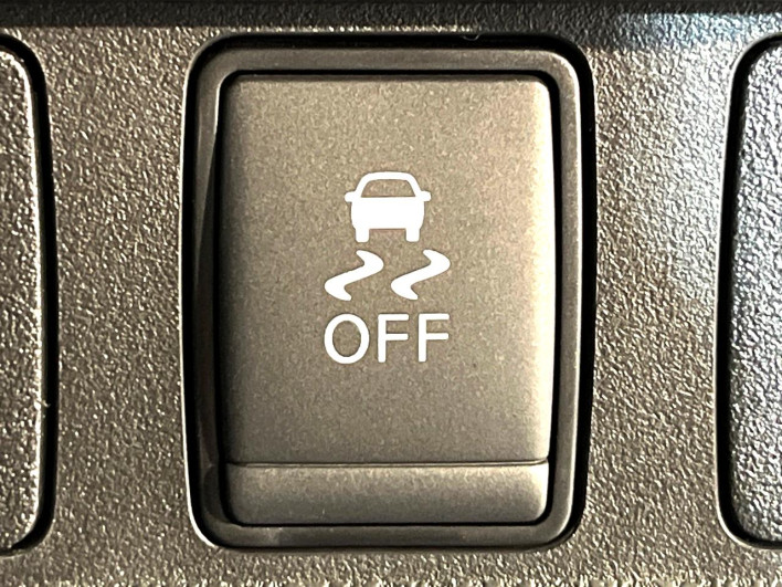 2021 Nissan Note DAA-SNE12 (UW-69ef58e4c26d8)[13]