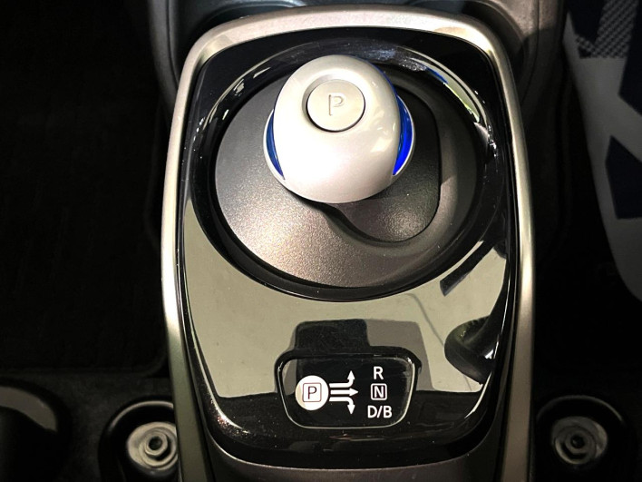 2021 Nissan Note DAA-SNE12 (UW-69ef58e4c26d8)[17]