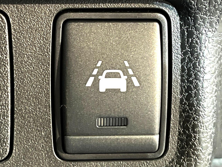 2021 Nissan Note DAA-SNE12 (UW-69ef58e4c26d8)[12]