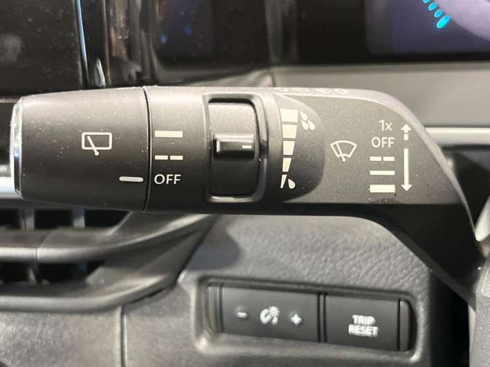 2022 Nissan Note 6AA-SNE13 (UW-69ef58e6bd693)[21]