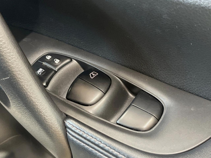 2018 Nissan X-Trail DBA-T32 (UW-69ef58e77dfe3)[17]