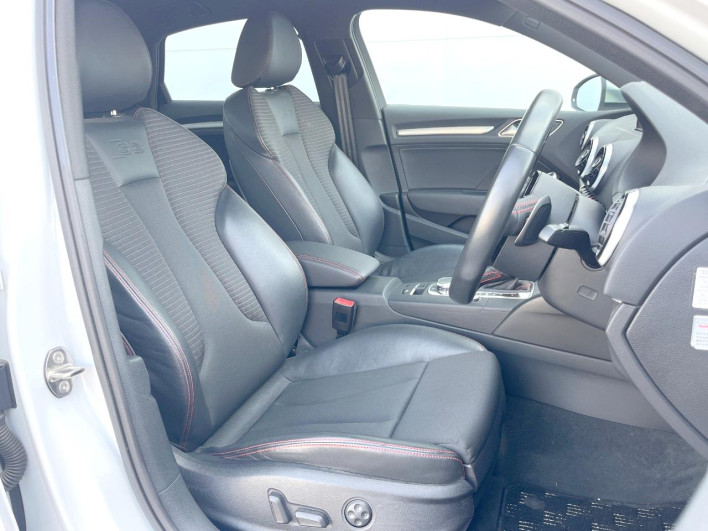 2015 Audi S3 Sedan ABA-8VCJXL (UW-69ef58f07c185)[26]