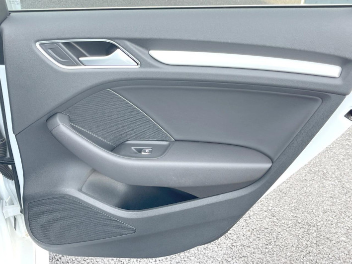 2015 Audi S3 Sedan ABA-8VCJXL (UW-69ef58f07c185)[18]