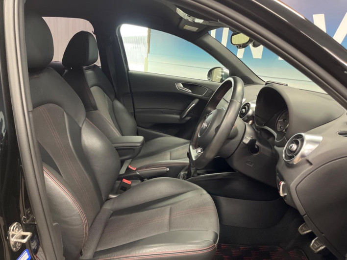 2016 Audi S1 Sportback ABA-8XCWZF (UW-69ef58f096782)[22]