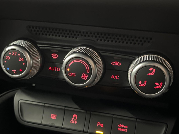 2016 Audi S1 Sportback ABA-8XCWZF (UW-69ef58f096782)[9]
