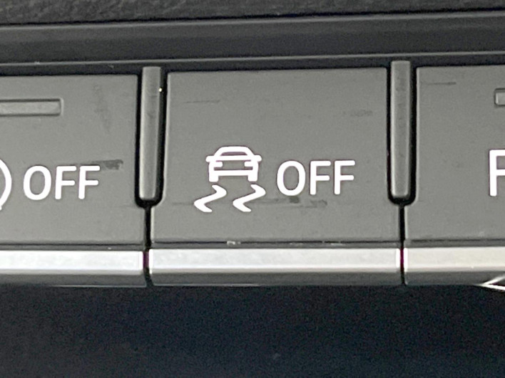 2018 Audi A4 DBA-8WCYRF (UW-69ef58f0da1a4)[19]