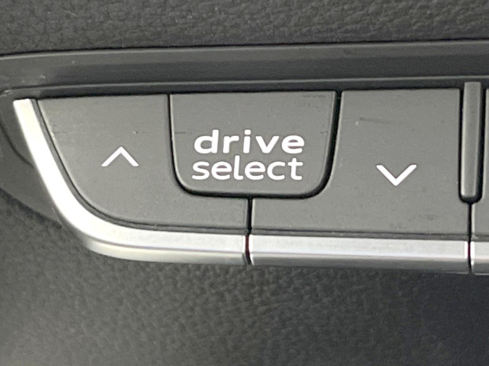 2018 Audi A4 DBA-8WCYRF (UW-69ef58f0da1a4)[21]