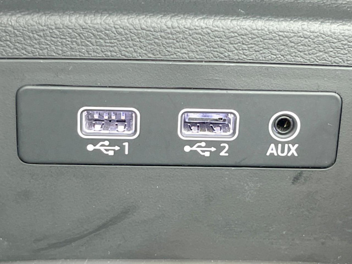 2018 Audi A4 DBA-8WCYRF (UW-69ef58f0da1a4)[27]